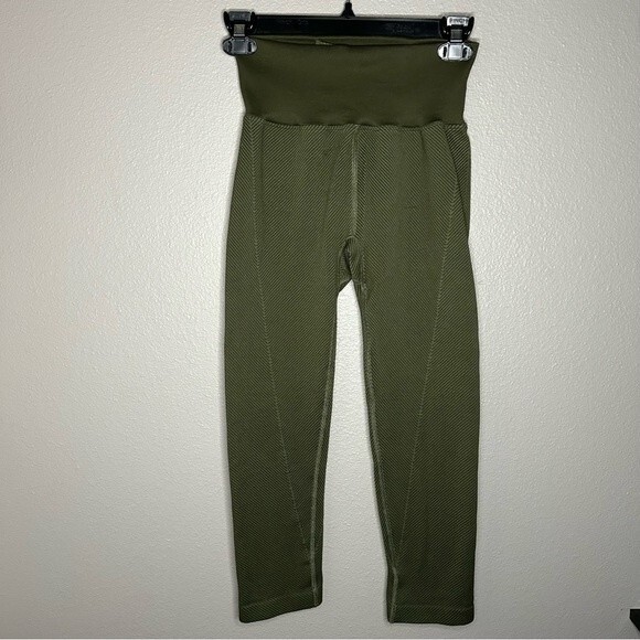 Free People Movement green cropped athletic leggings women’s size Medium / Large - Picture 1 of 7